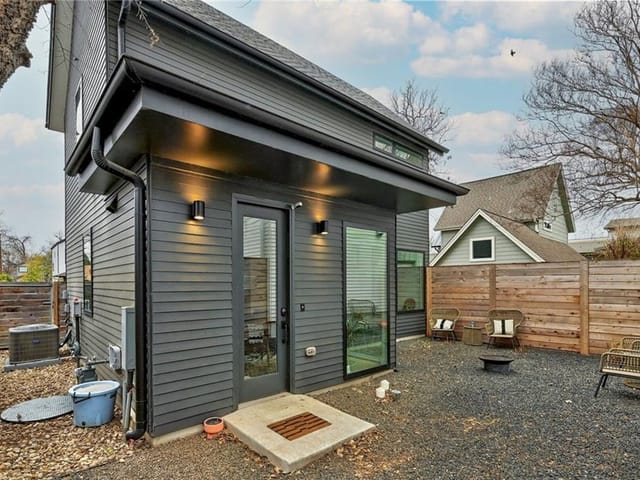 2512 E 6th St Unit #B