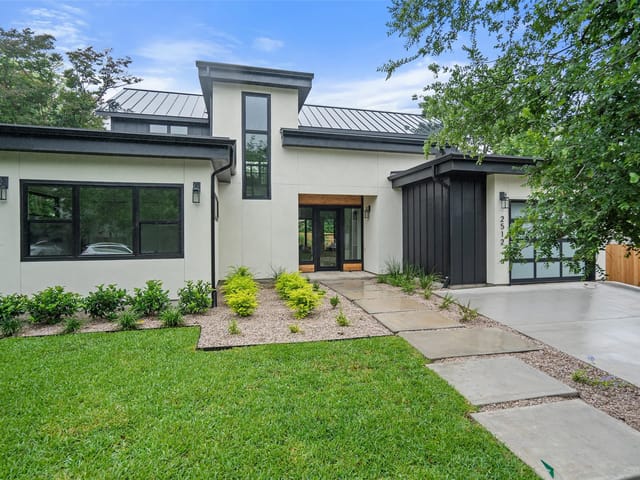 2512 Friar Tuck LN