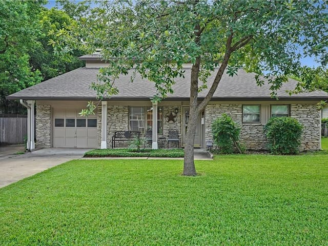 2513 Friar Tuck LN