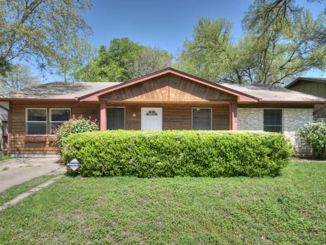 2514 Berkett Dr