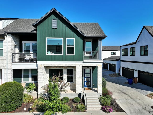 2514 Robert Browning St