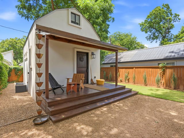 2519 E 4th ST Unit #2
