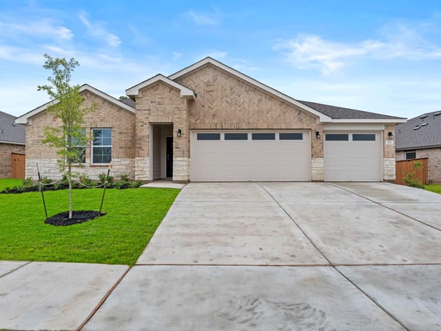 252 Rivers Edge DR