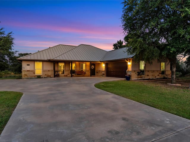 252 Sunday DR