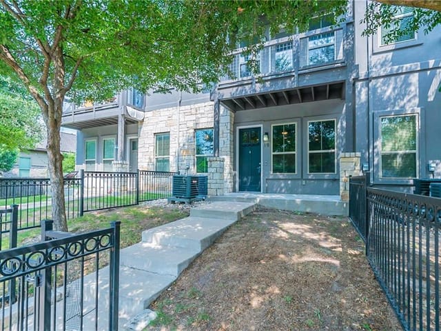2520 Bluebonnet LN Unit #19