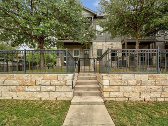 2520 Bluebonnet LN Unit #20