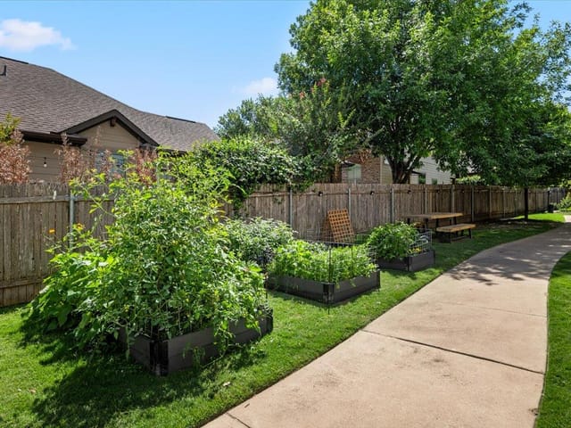 2520 Bluebonnet LN Unit #21