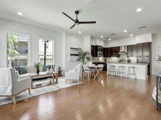 2520 Bluebonnet LN Unit #33