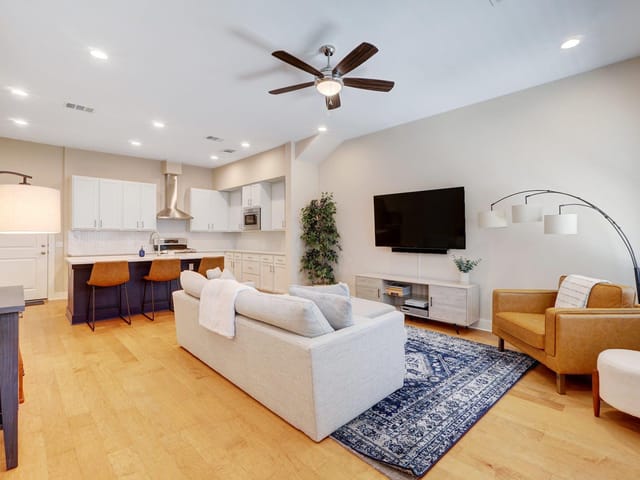 2520 Bluebonnet Ln #41