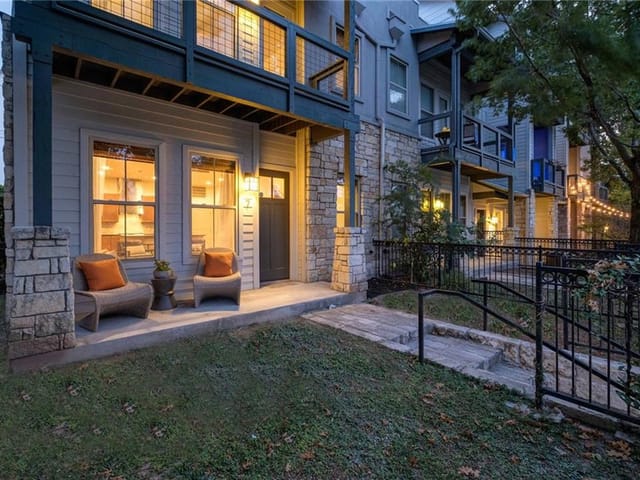 2520 Bluebonnet LN Unit #7