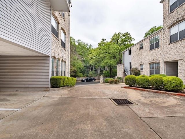 2520 Quarry Rd Unit #204