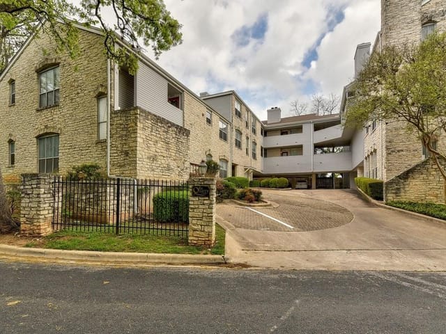2520 Quarry RD Unit #206