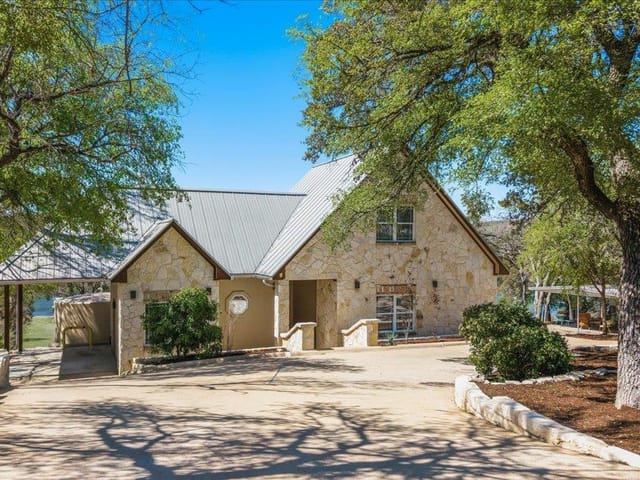 25207 Lake View Dr