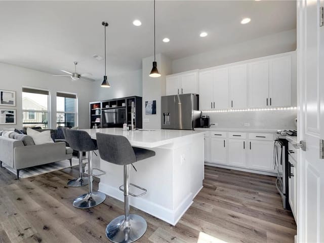 2521 Hernandez St