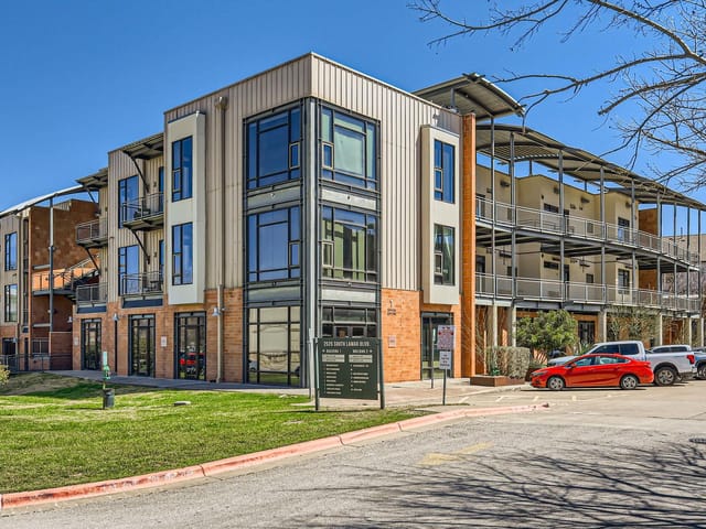 2525 Lamar Blvd Unit #215