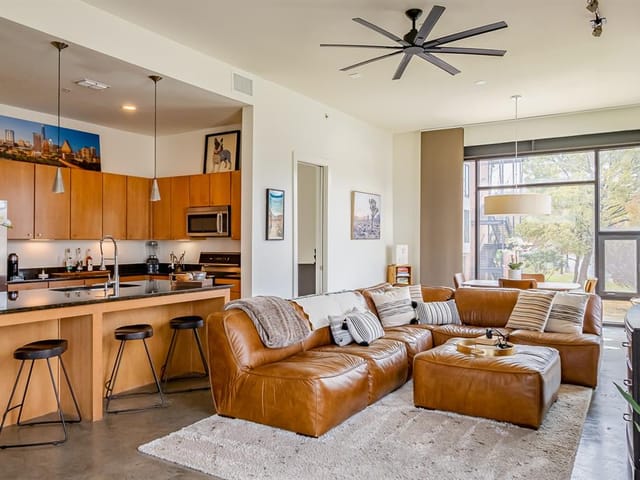 2525 S Lamar Blvd Unit #207