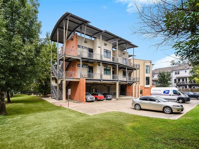 2525 S Lamar Blvd Unit #217