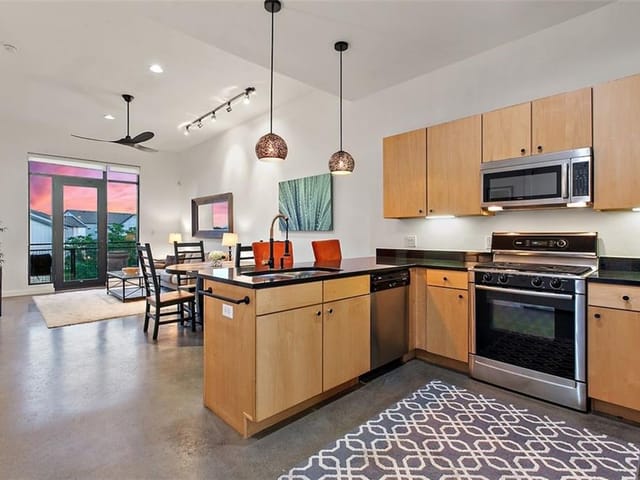 2525 S Lamar Blvd Unit #302