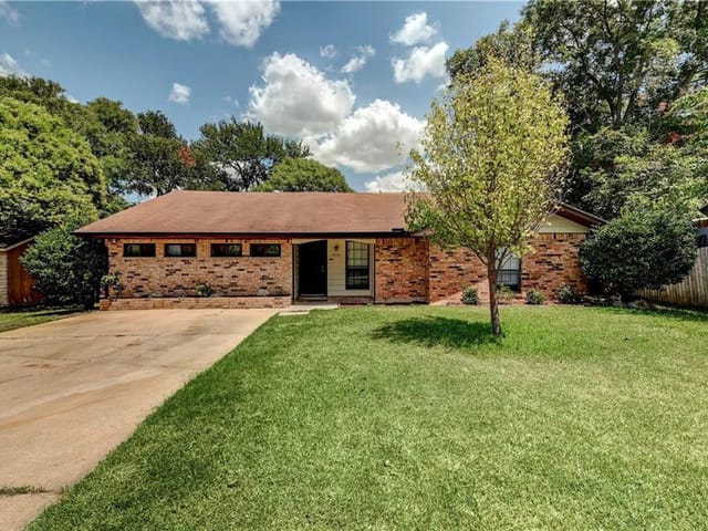 2526 Baxter Dr