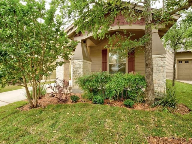 2529 Amur Dr