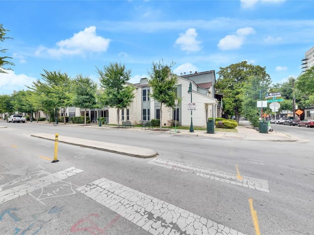 2529 Rio Grande ST Unit #100