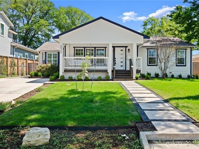 2529 Winsted Ln