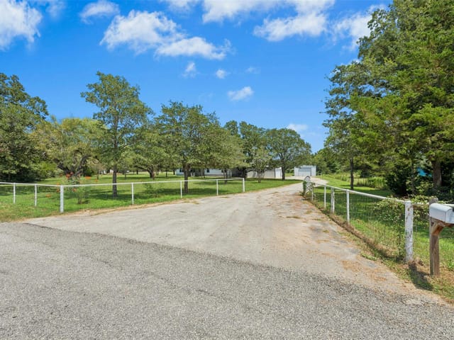 255 Rosanky Cattle Co RD