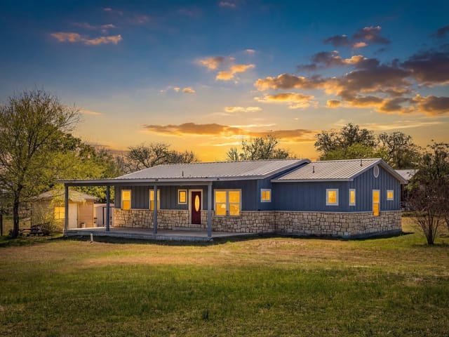 255 Thompson Rd