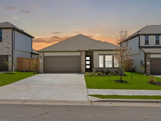 25533 Flora Bella LN