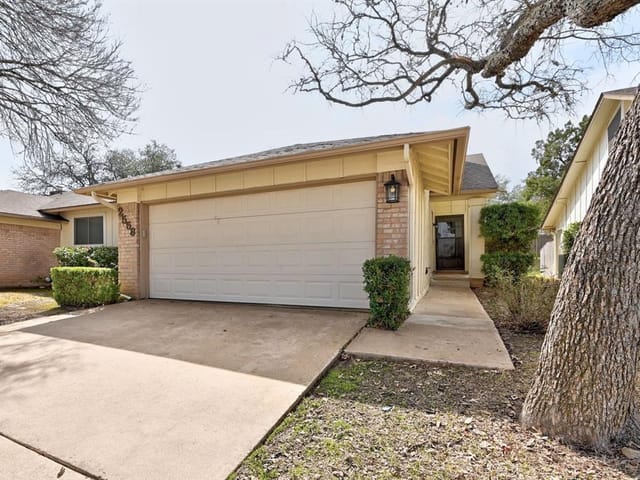 2558 Stoutwood Cir