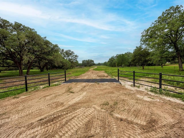 2570 Burke Rd