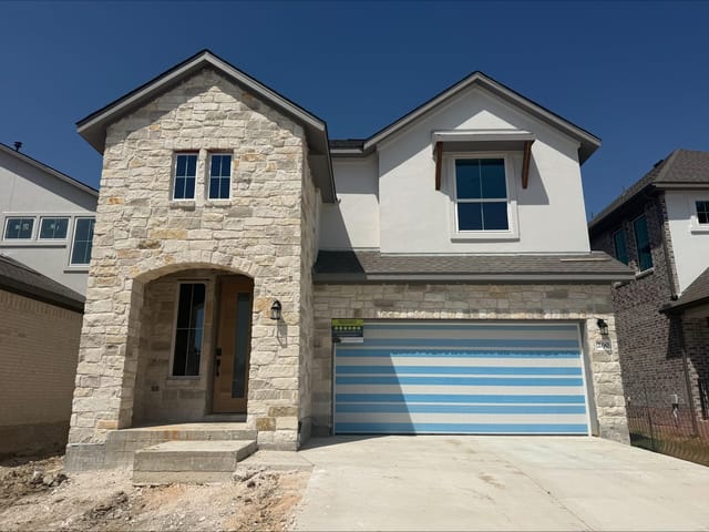 260 Bloomington Loop