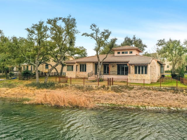 260 Mallet Ct