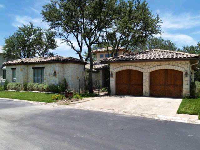 260 Mallet CT