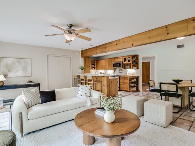 2600 Albata Ave