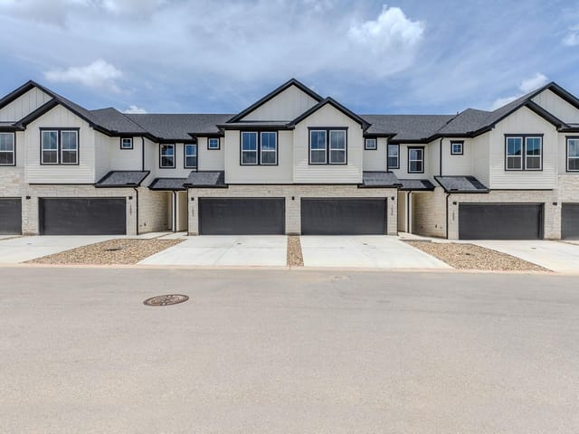 2600 Gattis School RD Unit #1002