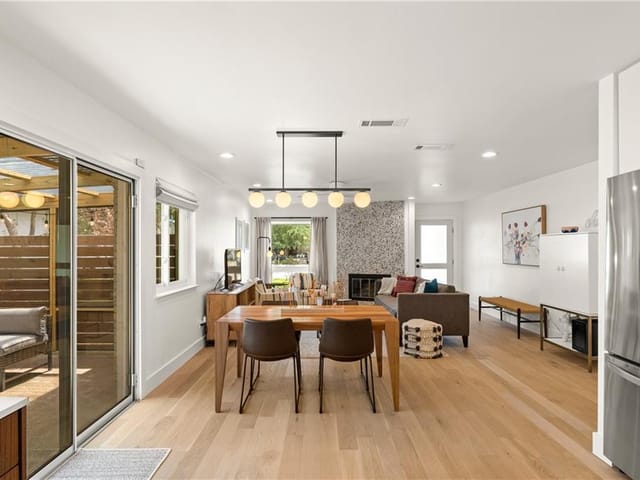 2600 Lazy Oaks Dr