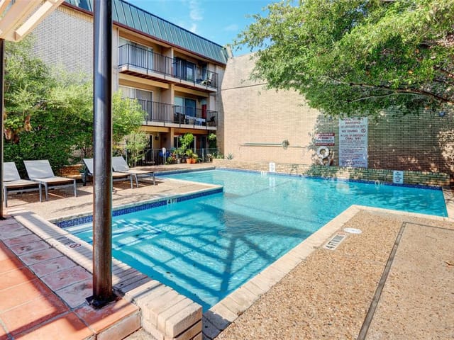 2600 Penny Ln Unit #202