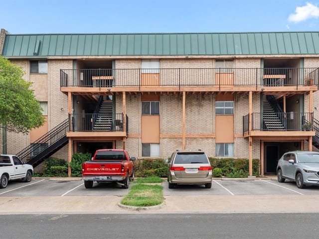2600 Penny Ln Unit #203