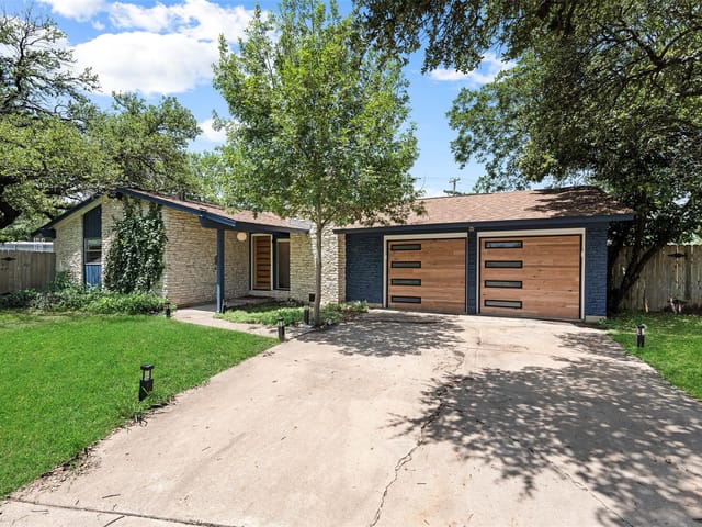 2601 Ashdale Dr