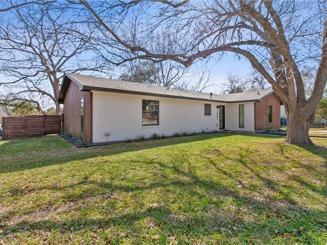 2601 Carnarvon LN