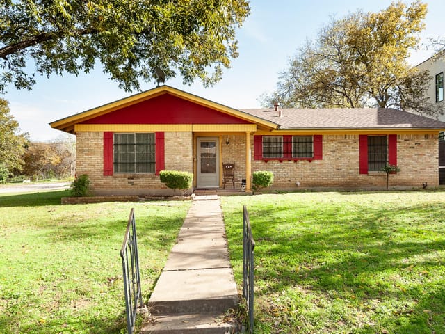 2601 Little John Ln