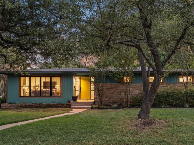 2601 Park View Dr