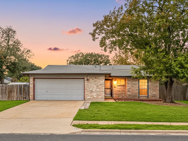 2602 Armstrong Dr