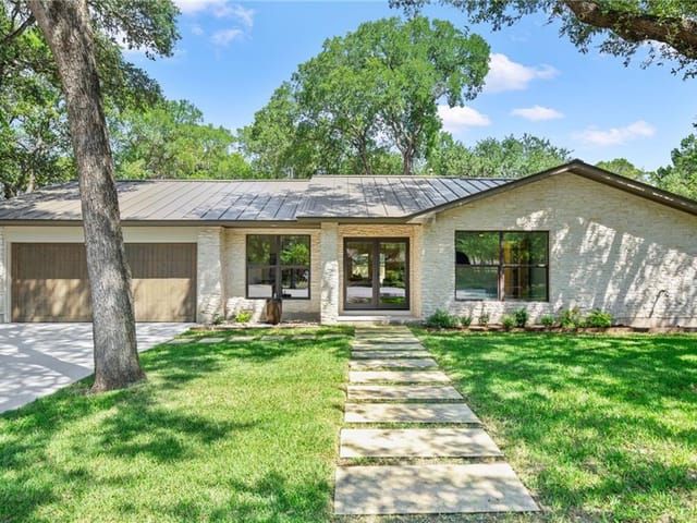 2602 Bend Cv