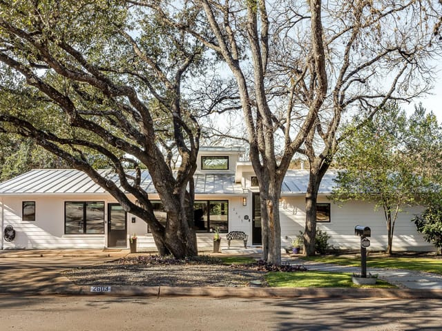 2603 Deerfoot TRL