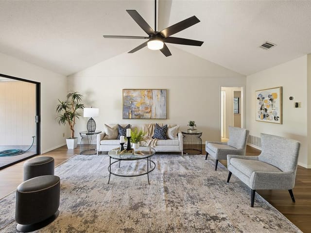 2603 Roehampton Dr