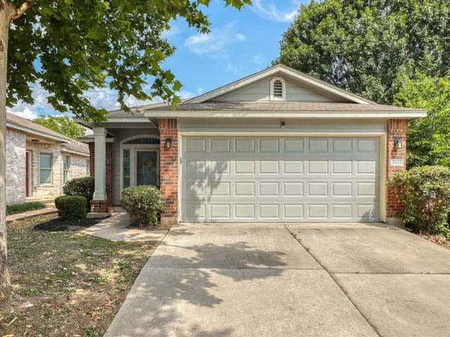 2604 James Bausch Ln