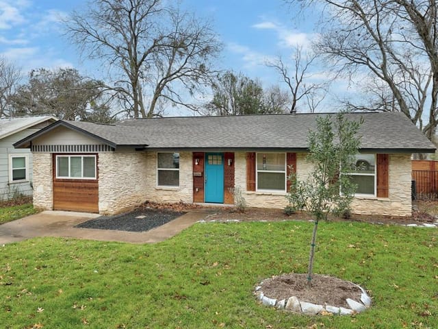 2605 Carnarvon Ln
