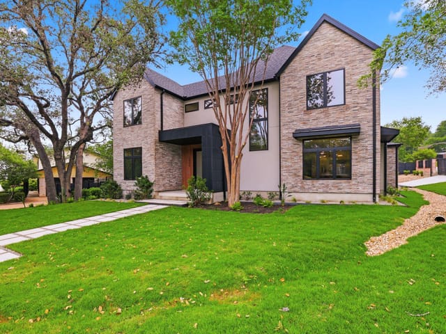 2605 Forest Bend Dr